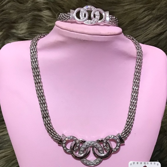 Gold Necklace Set - Picture 7 of 7